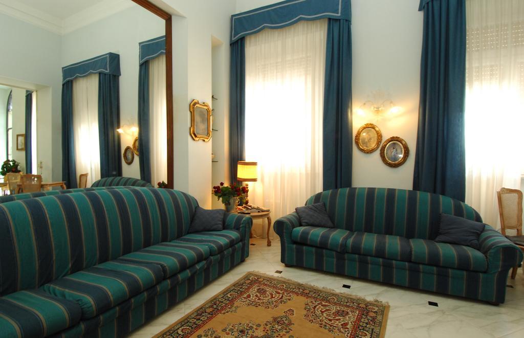 Grande Albergo Quattro Stagioni Риети Екстериор снимка