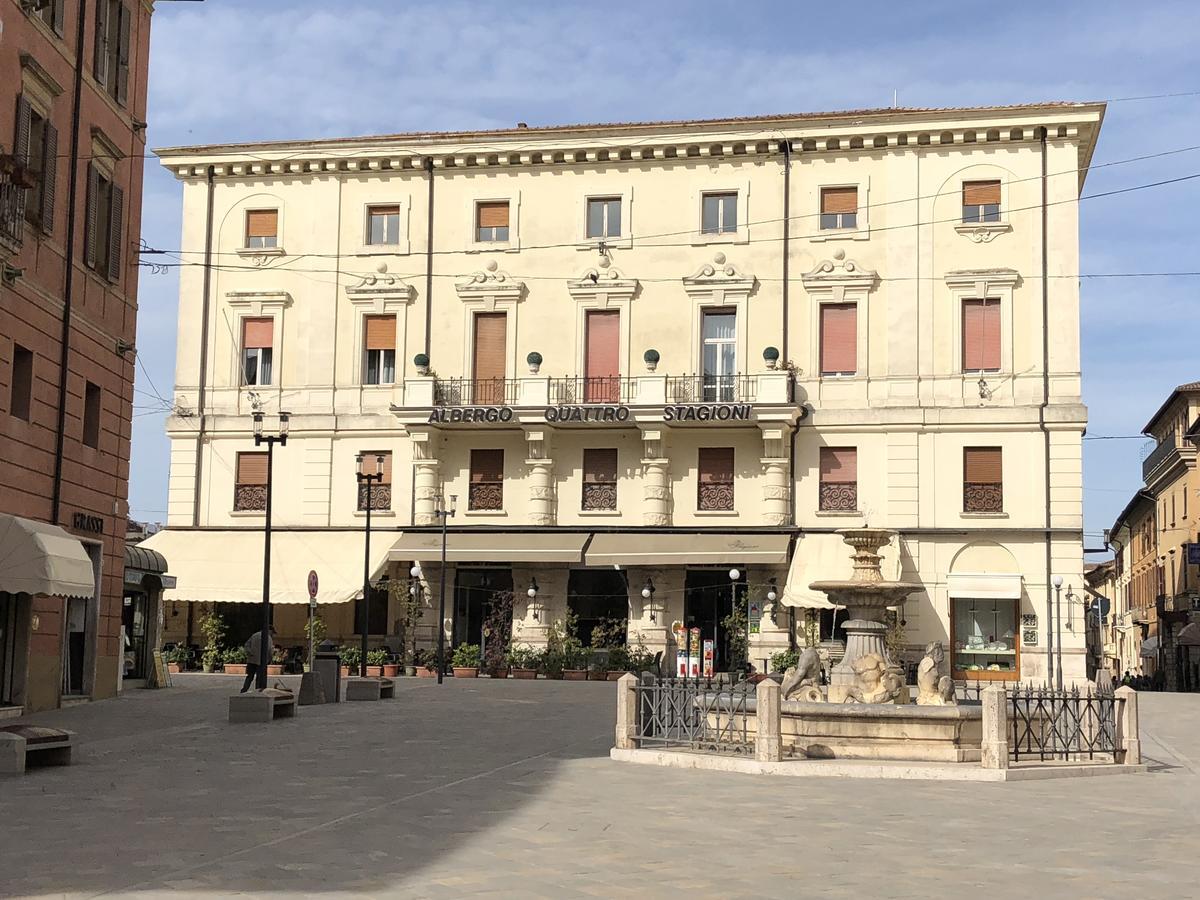 Grande Albergo Quattro Stagioni Риети Екстериор снимка